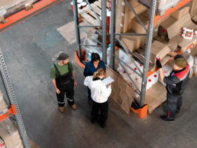 Mau Tahu Macam-Macam Staff Gudang? Ini Dia Kriteria Sekaligus Tugasnya