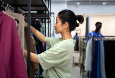 Tips Memulai Bisnis Supplier Baju Import dan Keuntungannya