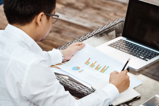 Analisis Kompetitor, Seluk Beluk dan Penerapannya dalam Bisnis Analisis Kompetitor, Seluk Beluk dan Penerapannya dalam Bisnis