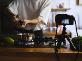 Vlogger: Penjelasan, Jenis, dan Contohnya