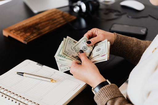 Cashflow: Komponen, Cara Mengelola, dan Tips Meningkatkannya Cashflow: Komponen, Cara Mengelola, dan Tips Meningkatkannya
