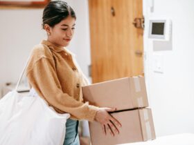 Pengiriman Instant: Pengertian, Manfaat, dan Bedanya dengan Same Day