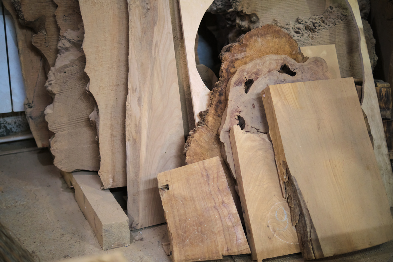 Raw Material: Pengertian, Jenis, dan Cara Mengelolanya