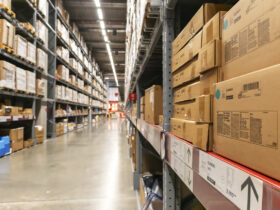 5 Cara Cepat Menjual Stok Lama yang Menumpuk, Pasti Ampuh!