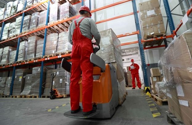 Apa Itu Helper Dalam Logistik dan Operasional Bisnis