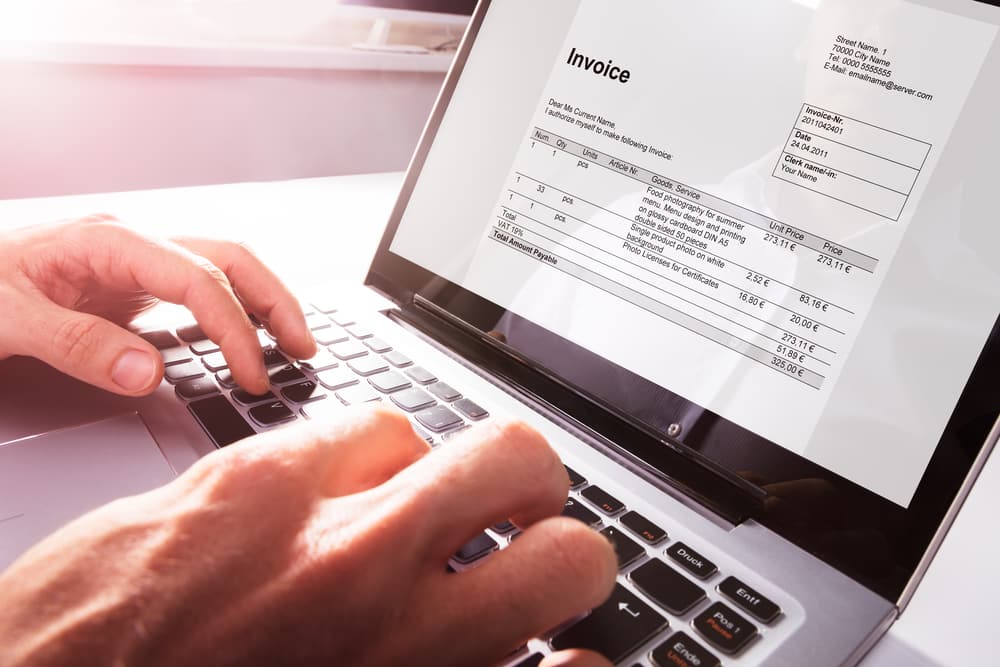 Rekomendasi Software Invoice Terbaik di Indonesia: Mana yang Paling Cocok untuk Bisnismu?