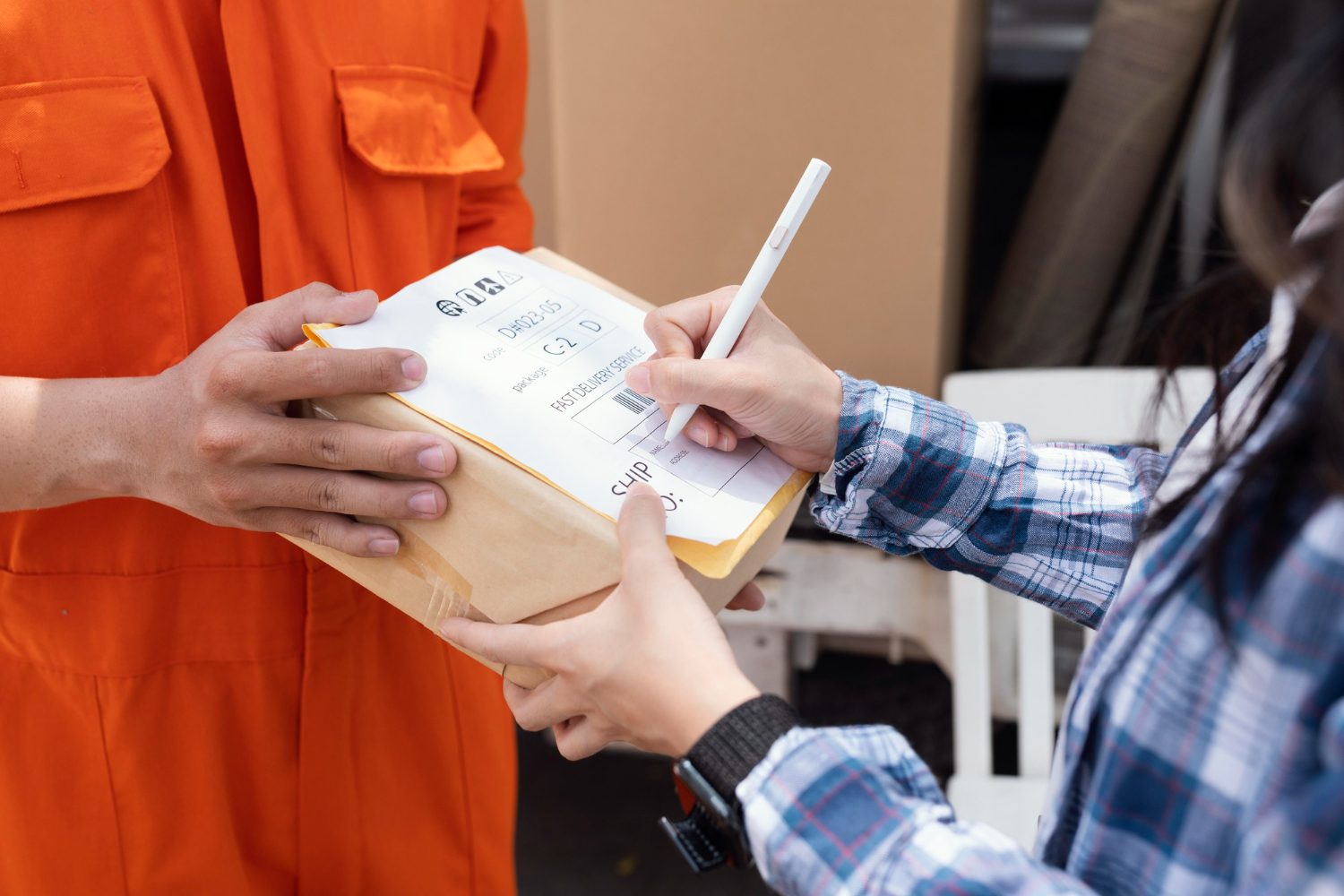Penyebab Perbedaan Ongkir dan Tips Menghemat Biaya Kirim Penyebab Perbedaan Ongkir dan Tips Menghemat Biaya Kirim