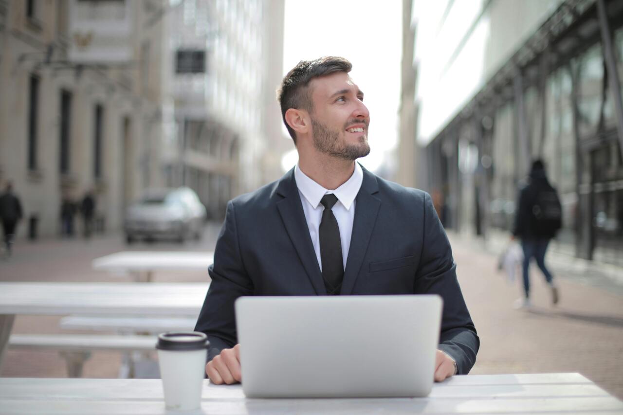 Entrepreneur: Inspirasi Kisah Sukses dan Tips Memulainya