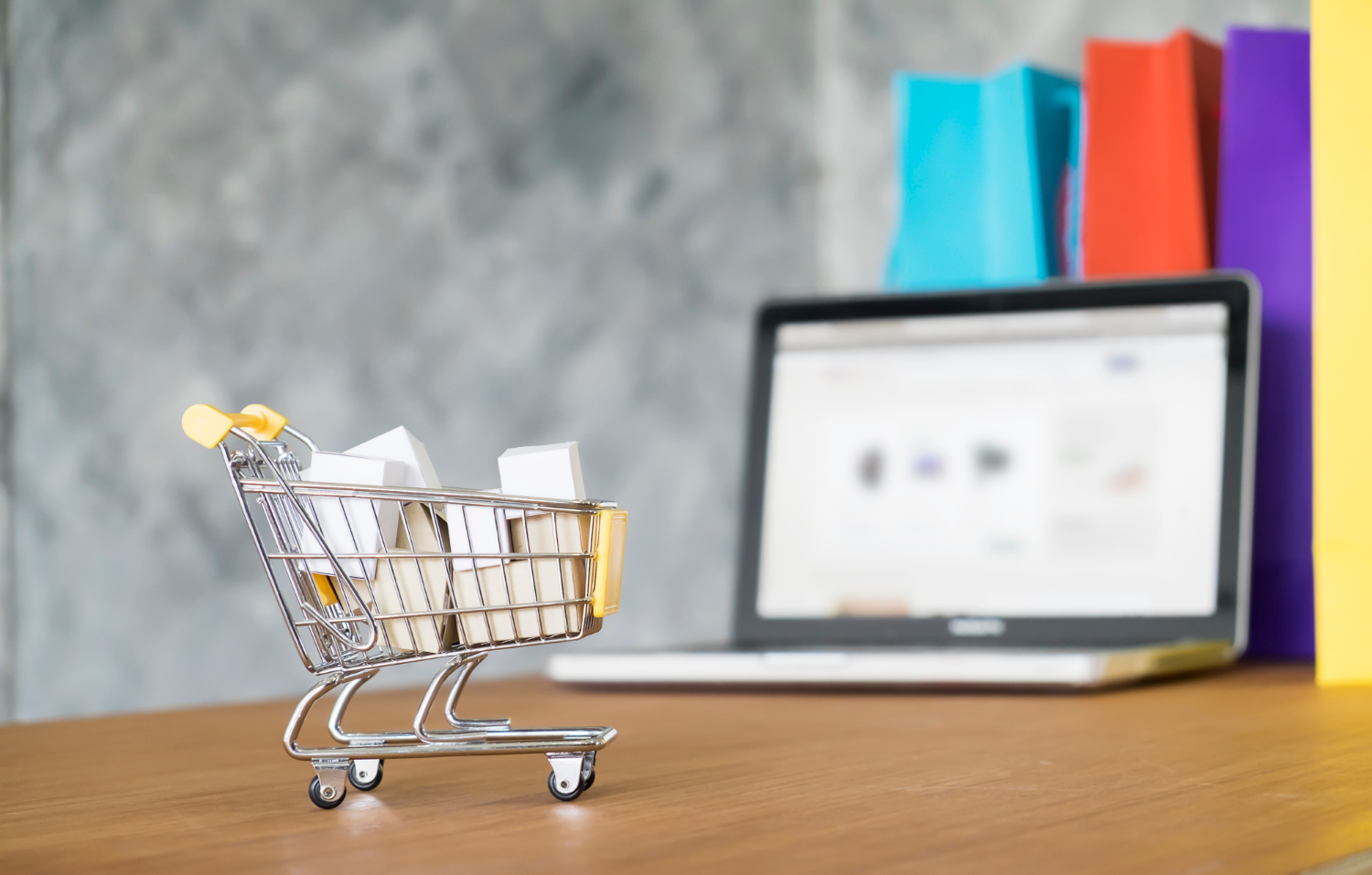 Biaya Marketplace Indonesia 2026: Perbandingan Lengkap Shopee, TikTok Shop, Tokopedia, Lazada, dan Blibli